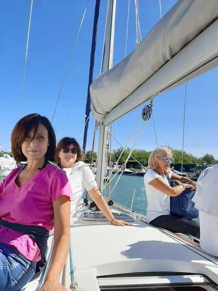 Gita in barca a vela sul Lago di Garda da Peschiera lungo la costa veneta fino a Punta San Vigilio 2